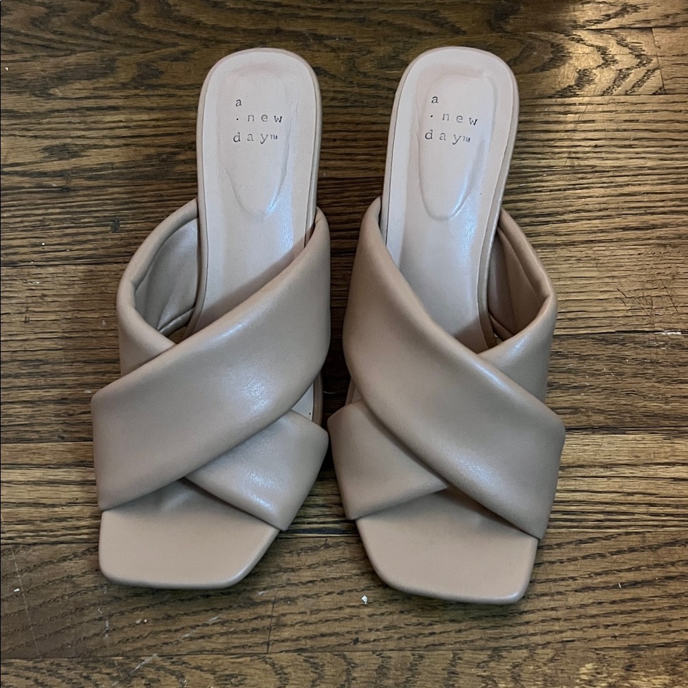A New Day Women's Cream Cross-Band Mules